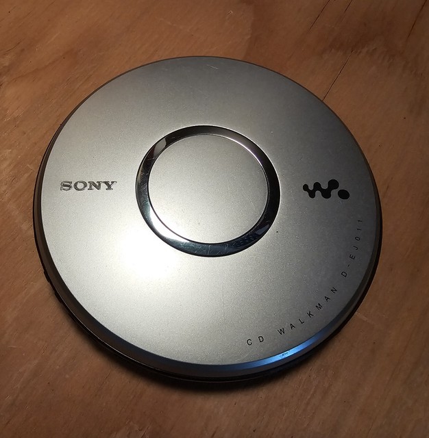 Sony Portable Walkman CD Player D-EJ011 Mega Bass G-Protection - TESTED WORKS Sony Portable Walkman CD Player D-EJ011 Mega Bass G-Protection - TESTED WORKS