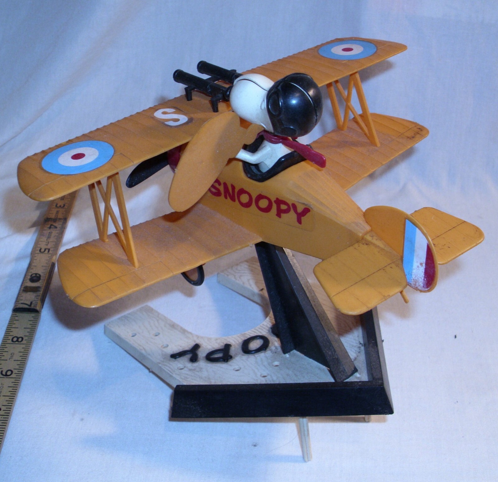MONOGRAM SNOOPY AND HIS SOPWITH CAMEL AIRPLANE SNAP 1971 MODEL KIT BUILT UP