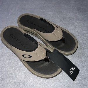 Oakley Sandals | eBay display picture 1