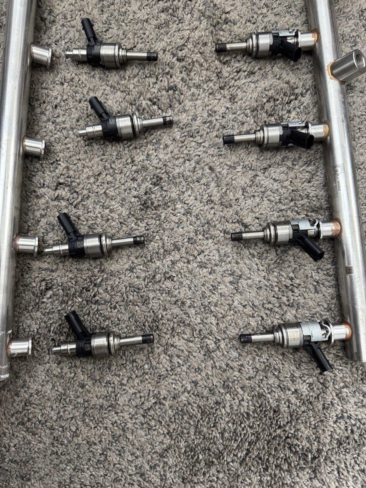 2017 -20 Audi R8 Plus V10 Direct Injection Injectors With Rails missing 5 Clips