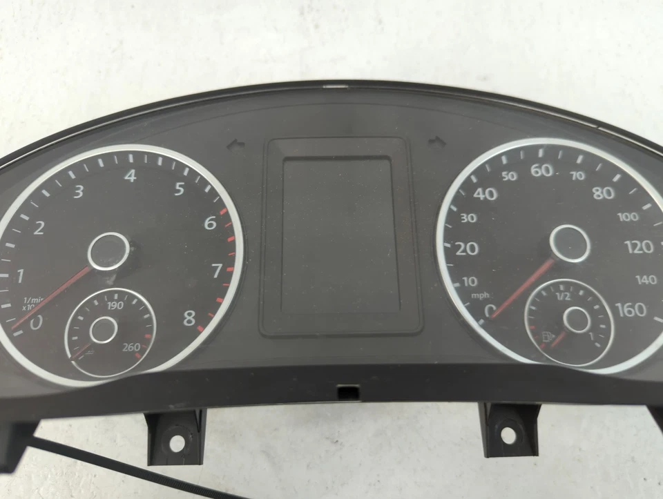 2011-2011 Volkswagen Tiguan Speedometer Instrument Cluster Gauges VMAXD - Image 4 of 4