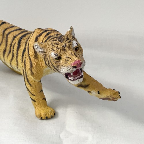 AAA Tiger Hard Rubber Animal Figure Rare Vintage Collectible Toy - Picture 6 of 24