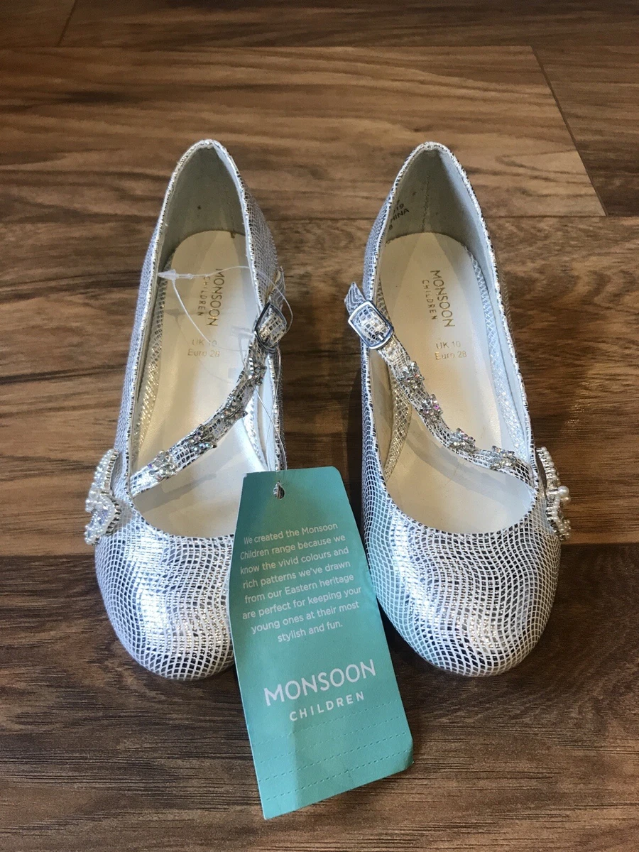 Silver pumps size hotsell 10