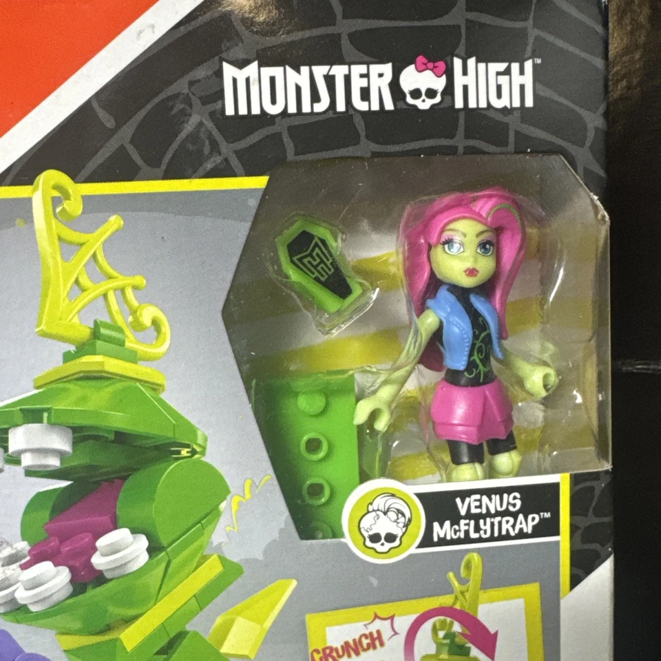 Monster High Mega Construx Chomping Chewlian 60PCS Set Box Damage Sealed New - Image 2 of 4