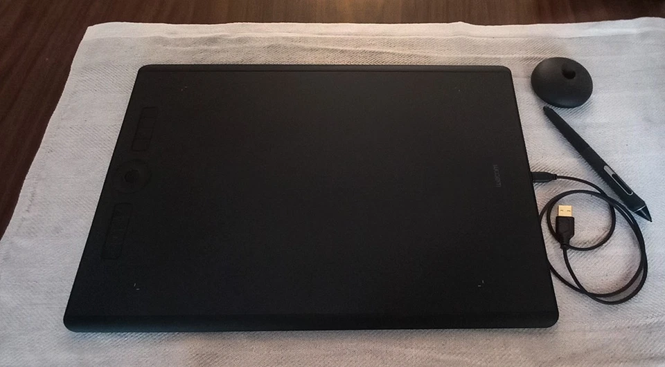 Wacom Intuos Pro Grafiktablett 43 x 29cm - Wie NEU