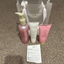 Mary Kay Satin Hands Pampering Gift Set Limited Edition Blissful Pomegranate NEW