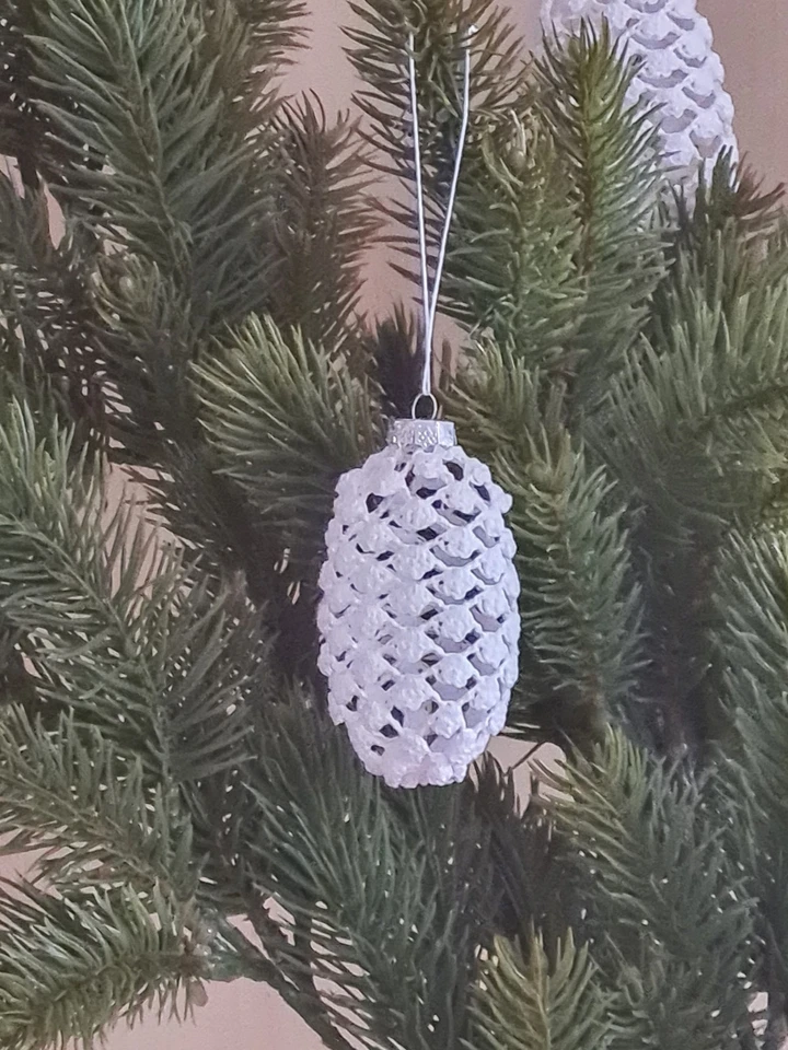 Weihnachtszapfen, 8 cm, 1 Stk.,weiß, gehäkelt, Handarbeit, ohne Plastik - Bild 2 von 4