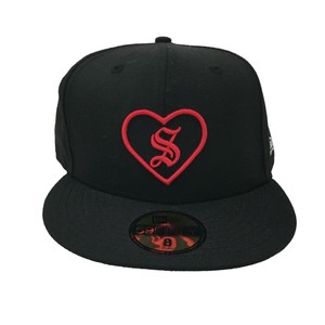 supreme heart hat