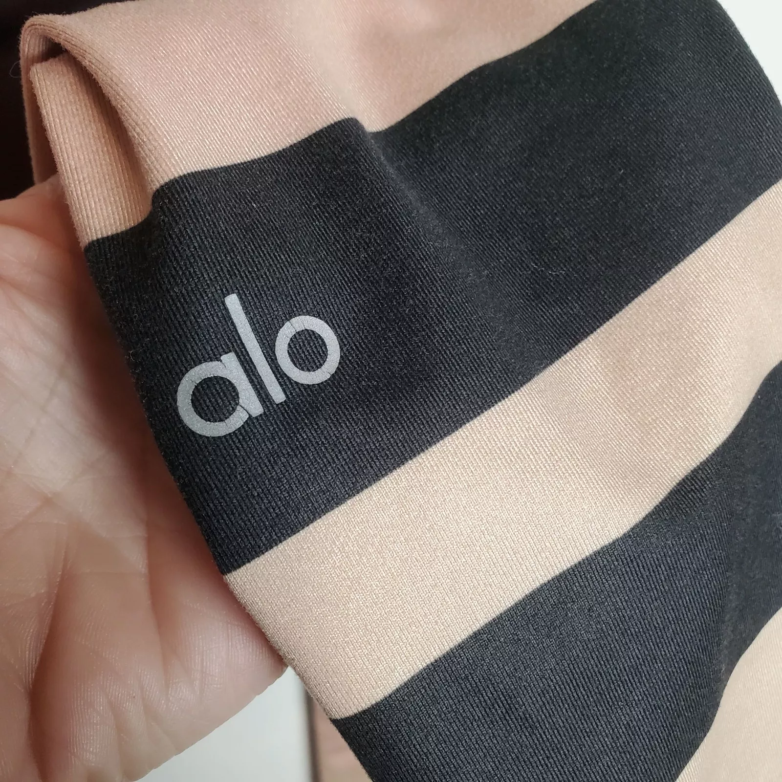 alo-yoga airbrush mink gradient ombre athleisure activewear leggings