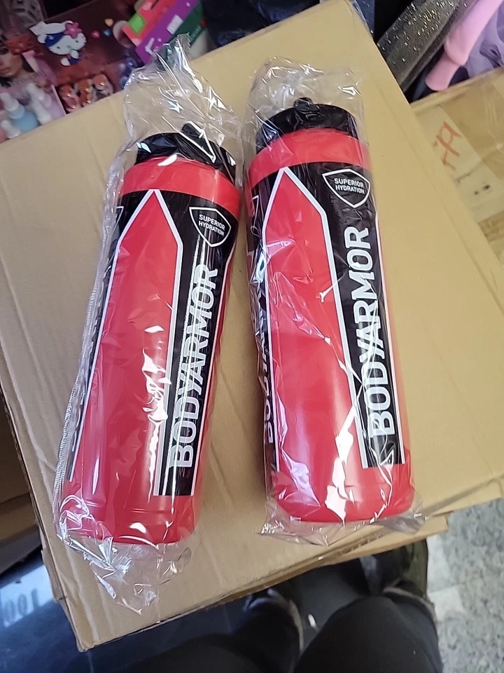 NUEVO-Botella de agua Body Armor NCAA 32 oz botella exprimible roja/negra paquete de 2 Foto 2 de 3