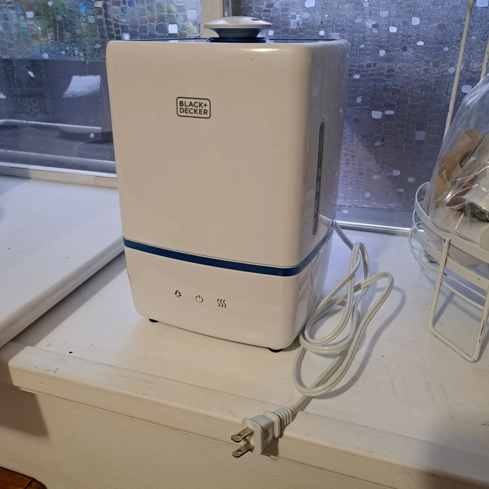 Black and Decker Ultrasonic Humidifier*Cool/Warm Mist*Aromatherapy small white - Image 2 of 4