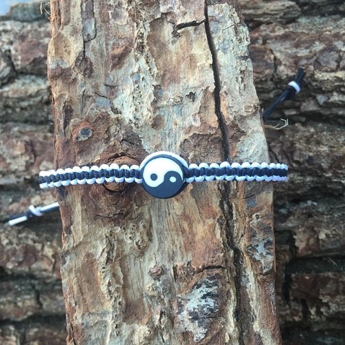YIN YANG BRACELET YINYANG SYMBOL MACRAME BRACELET BOHO HIPPY ADJUSTABLE UK - Picture 5 of 6