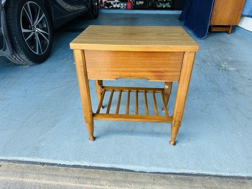 Beautiful Mid Mid Century Modern Ballman Summings Smith Walnut Nightstand