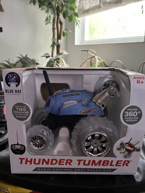 Thunder Tumbler Sharper Image Remote Control 360 Spinning Car Blue