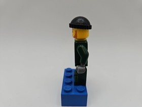 LEGO City (60140) Minifigure Police Bandit Male with Dark Green (cty0735)