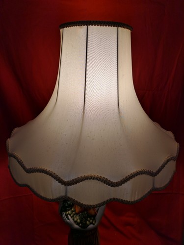Vintage holland mold lamp very good condition. - Picture 9 of 12