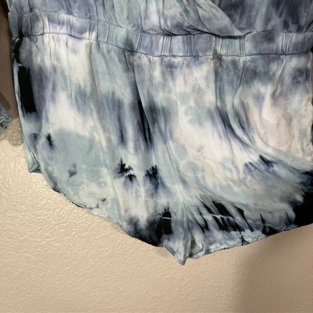 Cloth and Stone Romper Womens Medium Tie Dye Long Sleeve Shorts 2" Inseam - Image 4 of 4
