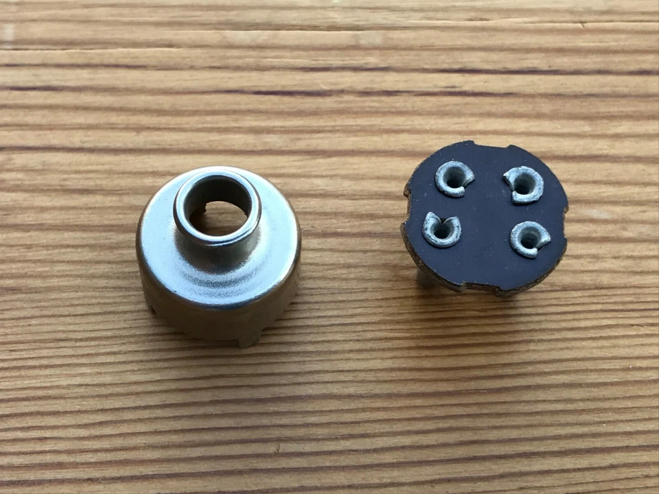 Un NUEVO LOTE ANTIGUO de colección TANNOY 4 pines enchufe de altavoz, Plata Rojo Oro HPD Foto 3 de 4