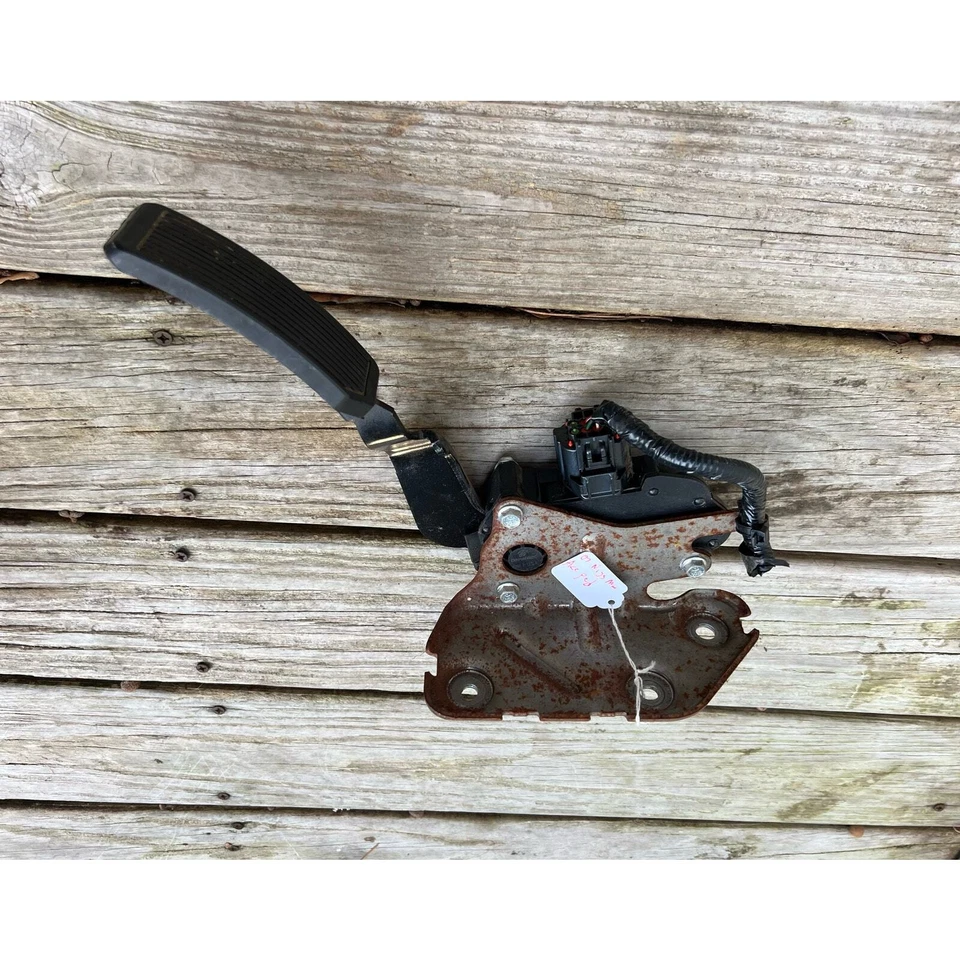 2007 Nissan Murano Accelerator Pedal Electronic Module Assembly Sensor OE  - Image 3 of 4