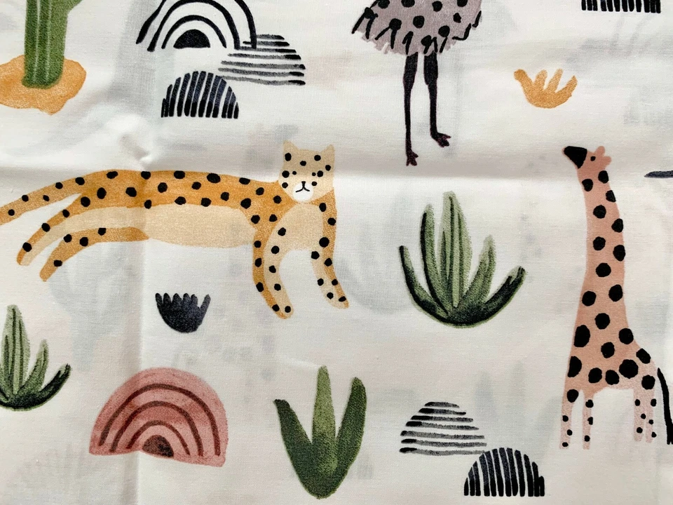 Juego de sábanas Pottery Barn Kids Desert Friends reina león cebra jirafa cactus verde Foto 3 de 3