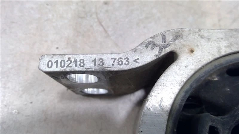 GMC TERRAIN 2018-2023 brazo de control inferior delantero buje trasero 84110416 Foto 4 de 4