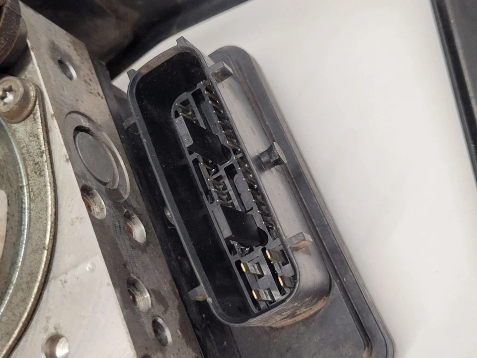 2008-2009 NISSAN ROGUE Anti-Lock Brake Part Assembly AWD 47660JM17B        - Imagem 4 de 4