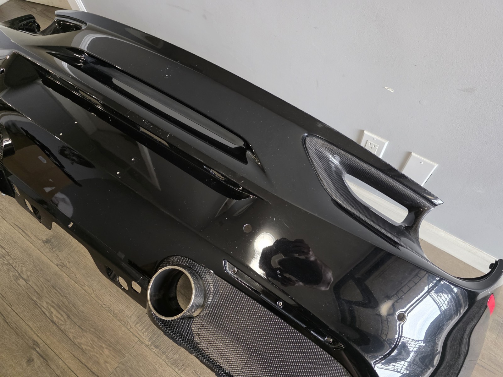 FERRARI 488 GTB REAR BUMPER COMPLETE OEM EXHAUST TIP GRILL LIGHT CARBON SURROUND