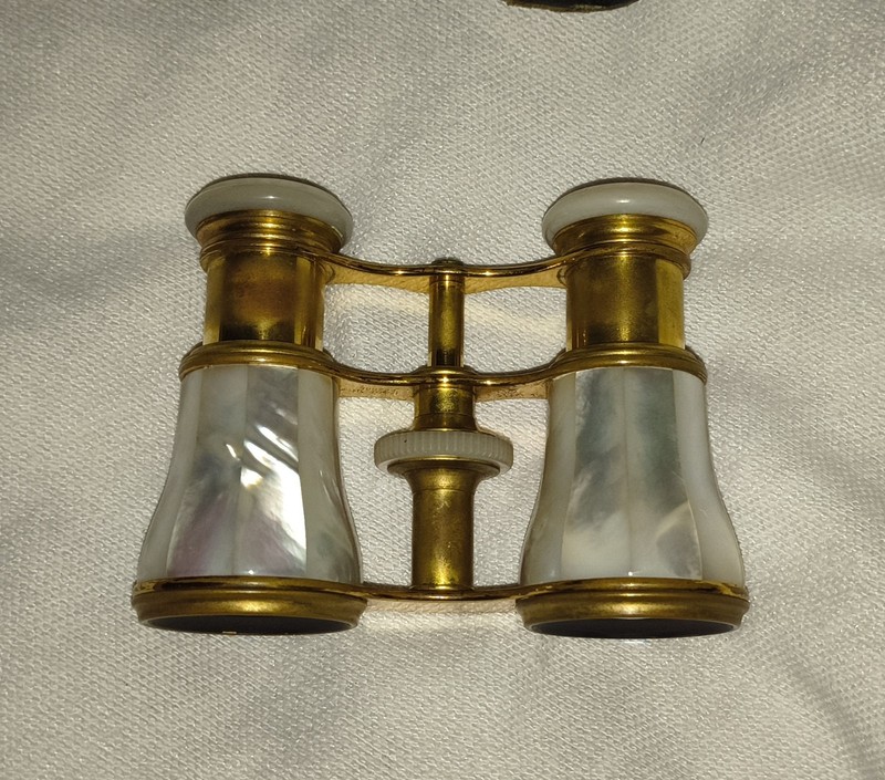 Lemaire F Paris France Mother of Pearl opera glasses with Leather case