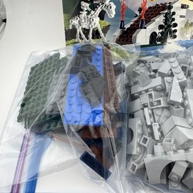 Lego 7079 Castle Drawbridge Defense 100% Complete w/ Minifigs & Manual