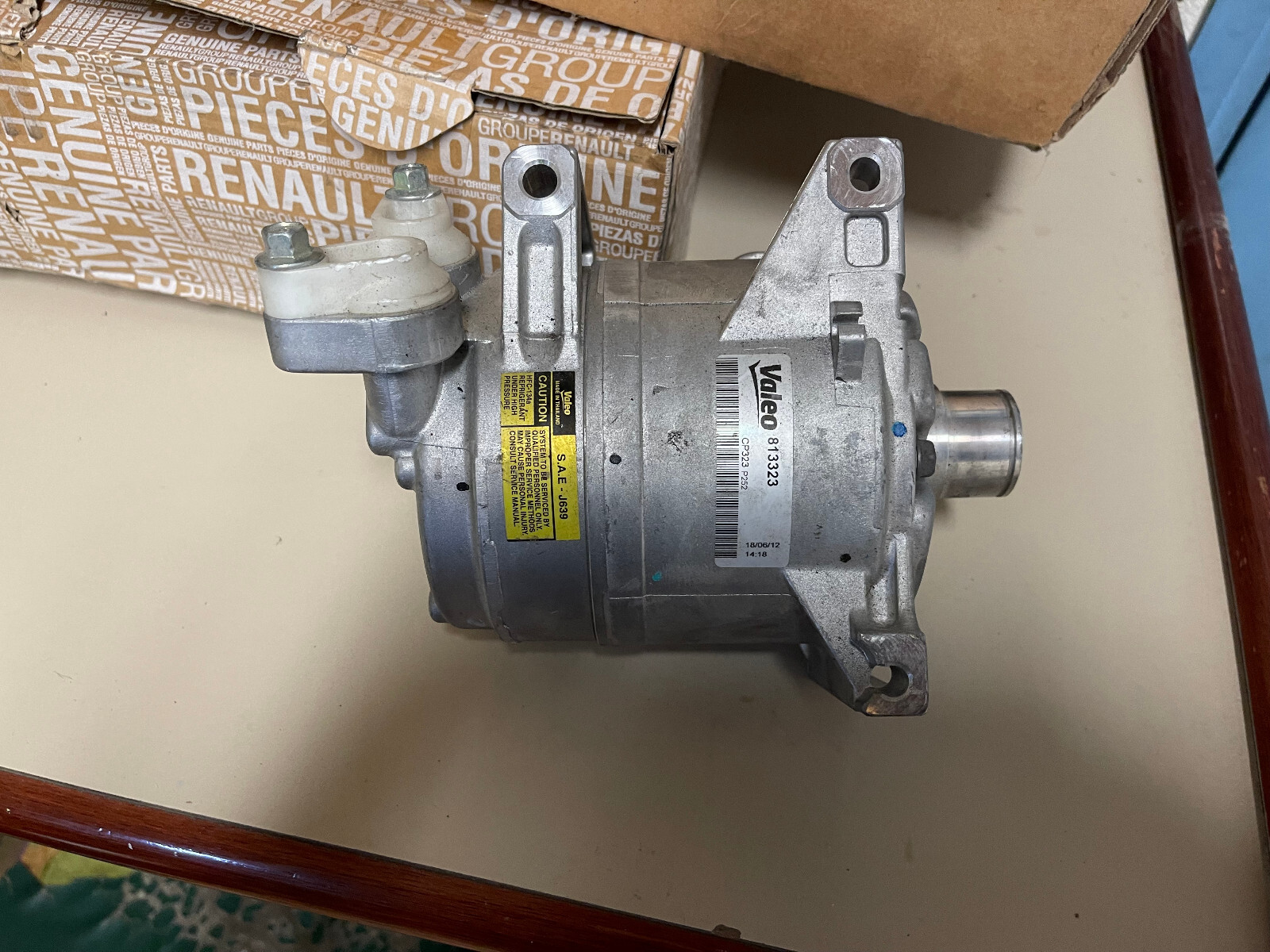 Compresseur climatisation Valeo gris 813223 pièce auto de rechange pour climatiseur