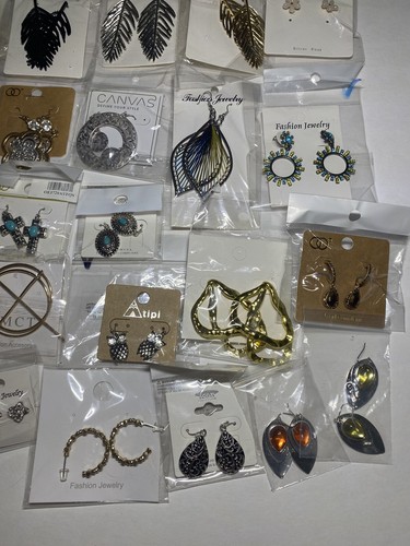 Fashion Jewelry Earrings Lot of 37 NEW - Picture 2 of 8