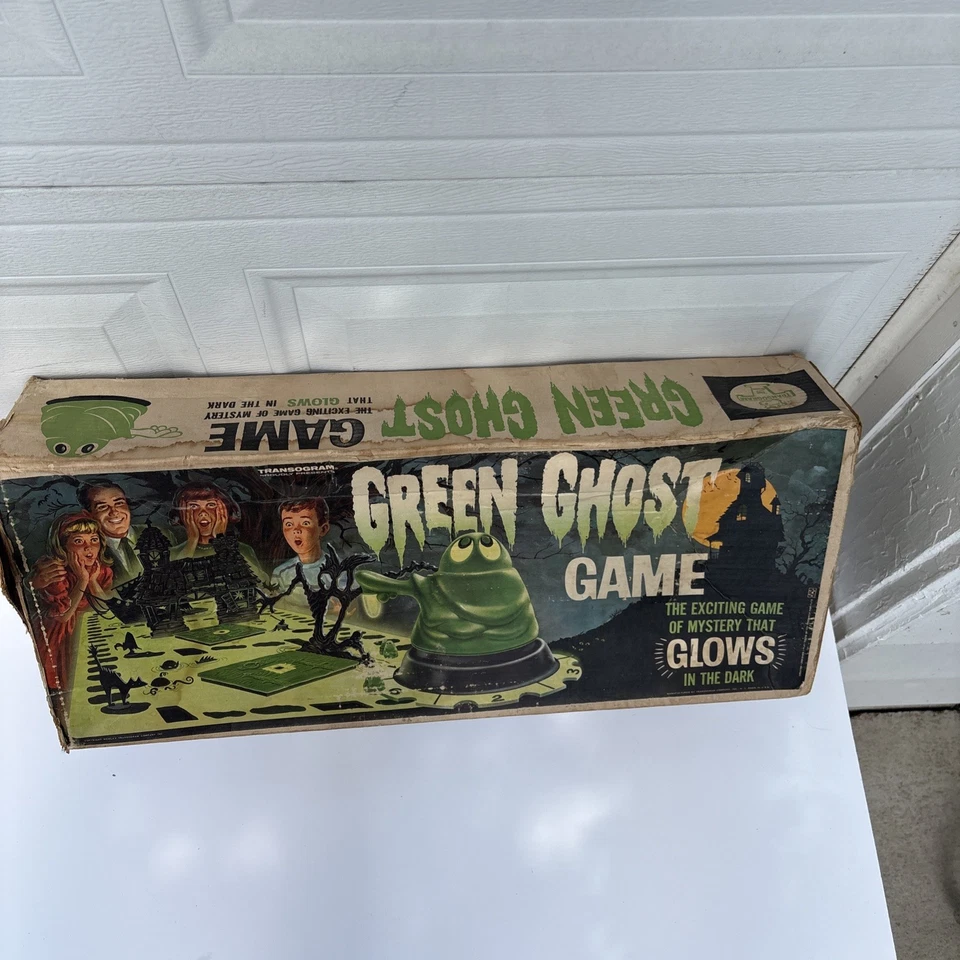 VINTAGE GREEN GHOST BOARD GAME 1965 TRANSOGRAM INCOMPLETE GLOW IN THE DARK AS IS - Image 2 of 4
