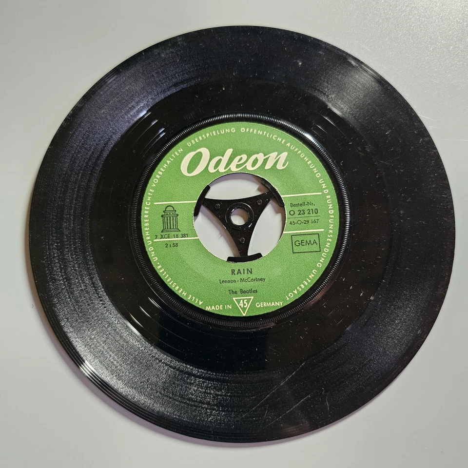 THE BEATLES - Paperback Writer / Rain - VINYL 7" SINGLE - Bild 2 von 2