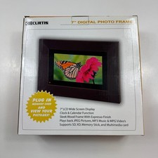 Curtis 7" Digital Photo Frame DPF712 with Wood Frame and Remote