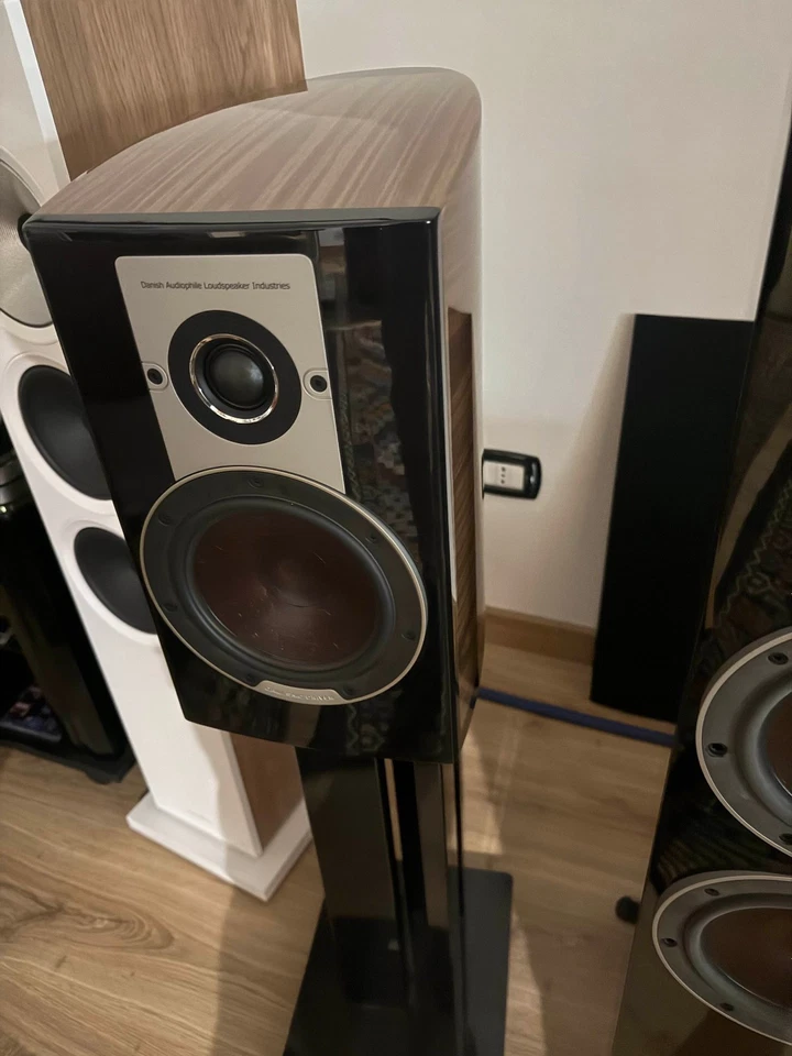 DALI EPICON 2 WALNUT COPPIA DI  DIFFUSORI ACUSTICI DA STAND DA ESPOSIZIONE - Immagine 3 di 4