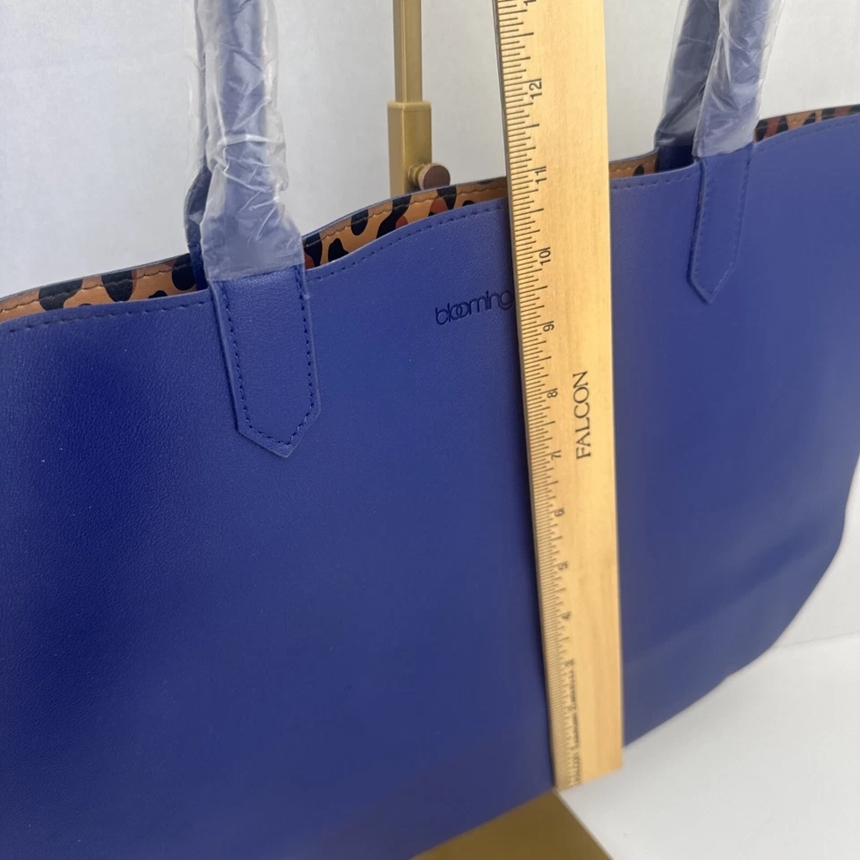 Bolso de Mano Azul Bloomingdale’s en Relieve con Forro Estampado de Guepardo Foto 4 de 4