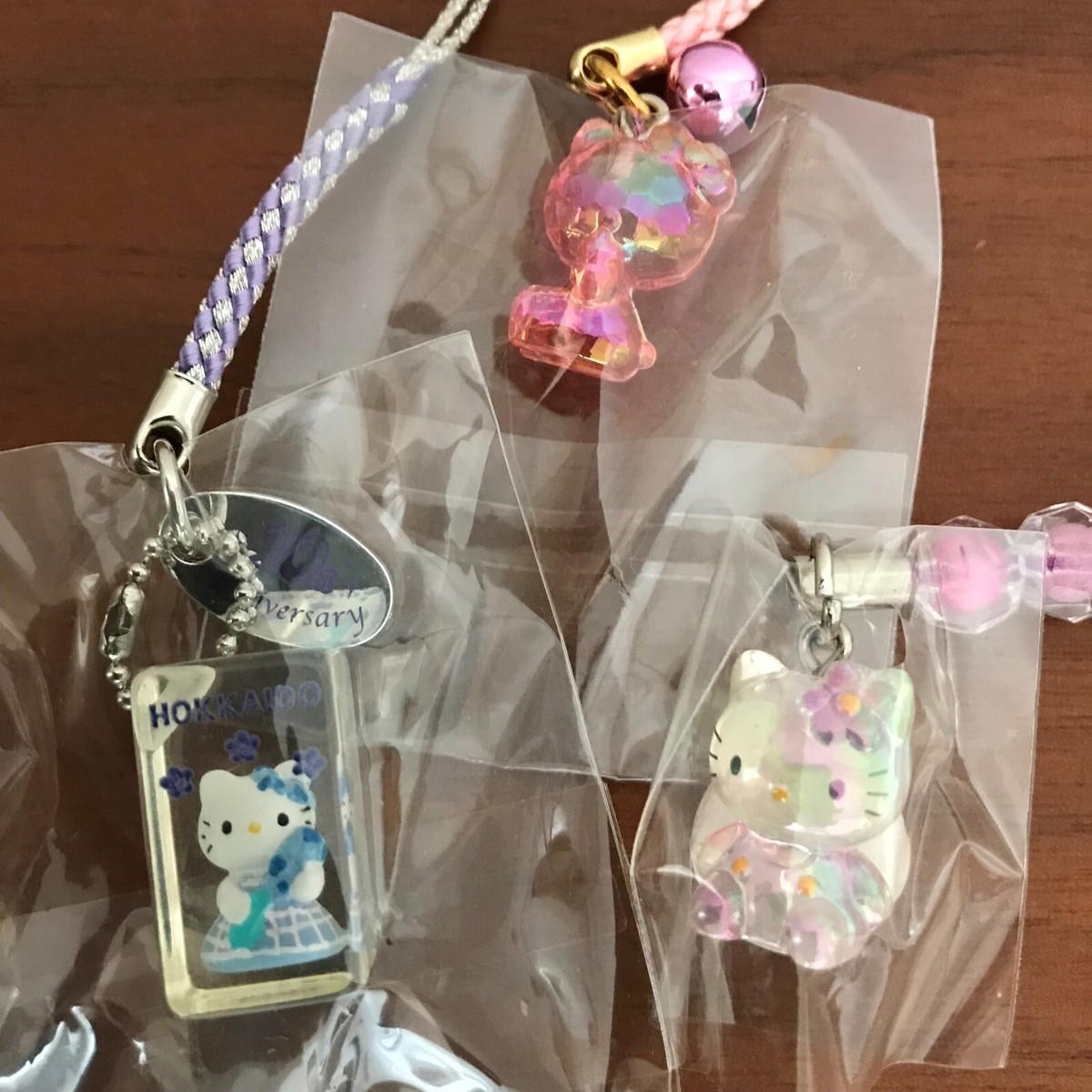 GOTOCHI KITTY Aomori ストラップ Hello Kitty Vintage Keychain Hokkaido Clear & Crystal set of