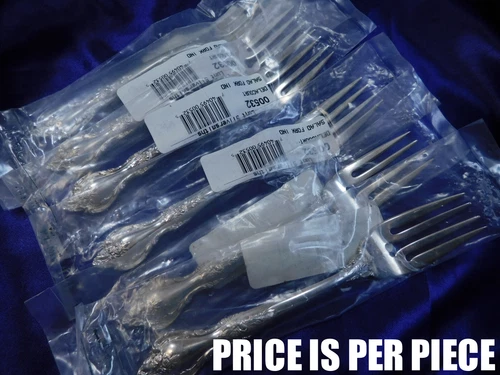 LUNT DELACOURT STERLING SILVER SALAD FORK - UNUSED CONDITION