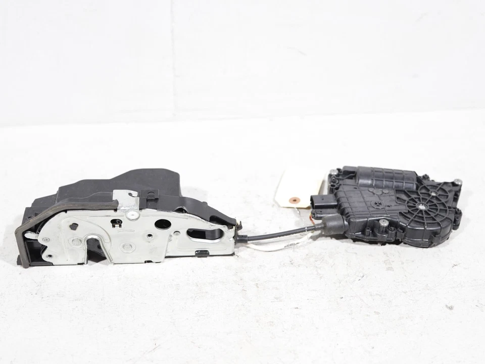 Actuador de cierre de cerradura de puerta delantera derecha BMW 550I F10 2011-2016 7185692 OEM 🚗 Foto 4 de 4