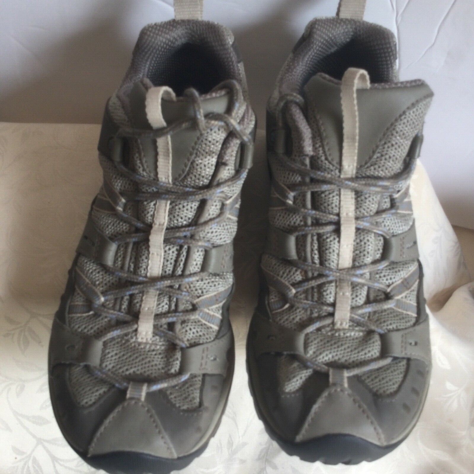 Merrell Vibram women tennis shoes color grey size 8.5… Gem