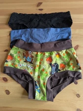 Bundle of Reusable Period Pants 3 pairs - EvaWear and  Emilla Scrundies - Medium