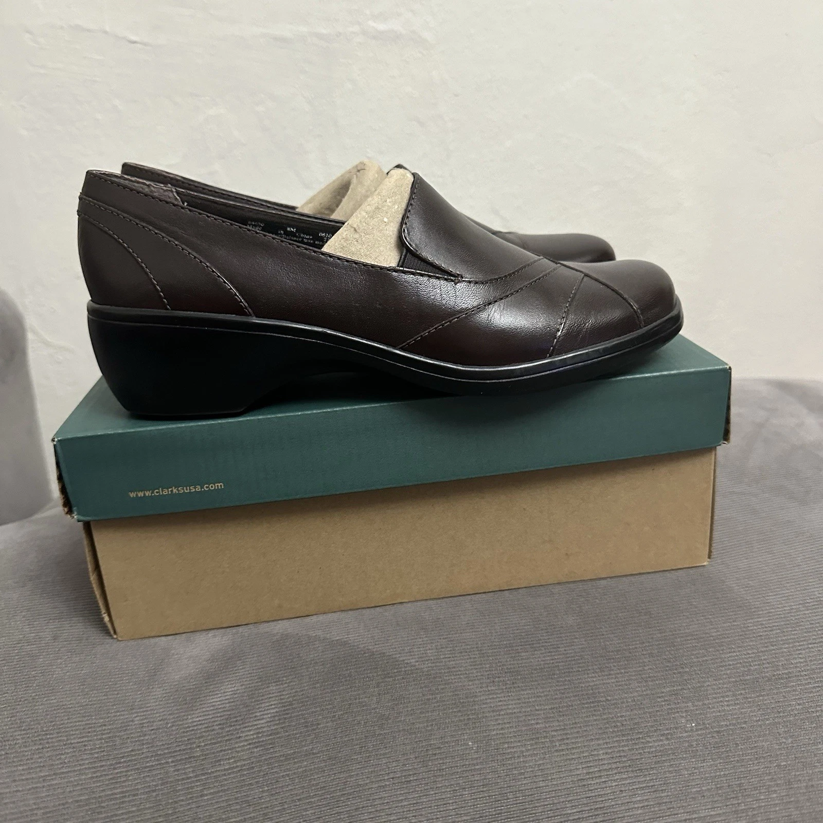 Scarpe mocassino Clarks donna taglia 8M pelle marrone mora comode slip on