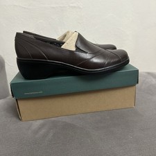 Clarks Loafer Shoes Women's Size 8M Blackberry Brown Leather Comfort Slip-On