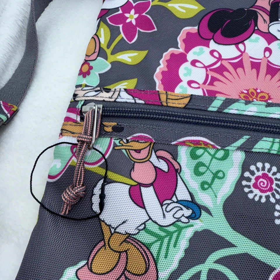 VERA BRADLEY Disney Lighten Up Backsak - Mickey and Friends NUEVO CON ETIQUETAS NUEVO CON ETIQUETAS Foto 2 de 4