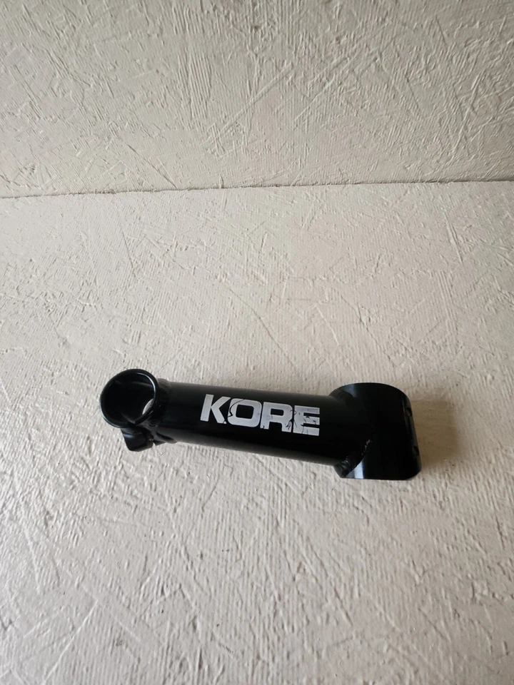 KORE THREADLESS STEM 135 MM 1 1/8 IN CLAMP 25.4 MM 7 DEGREE 180 GRAMS - Image 3 of 4
