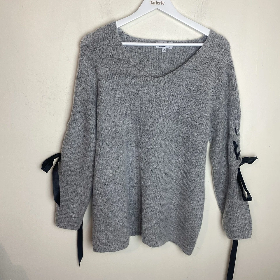 Suéter de Atar Manga Lazo Cinta Acrílico Gris 2 Detalles Atención Talla Mediana Foto 2 de 4