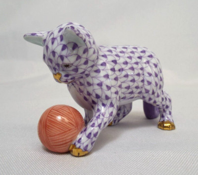 Herend FIGURINE Cat Kitten with Yarn Lilac Purple Fishnet Gold 15833 Hungary
