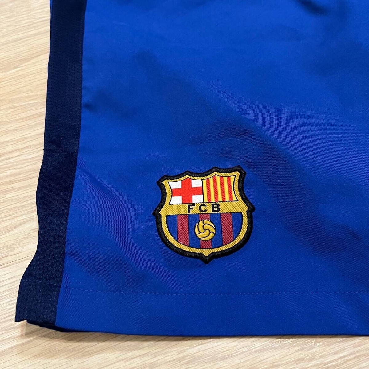 BARCELONA NIKE 2015/2016 FOOTBALL AWAY SHORTS SIZE “S” 658786-471