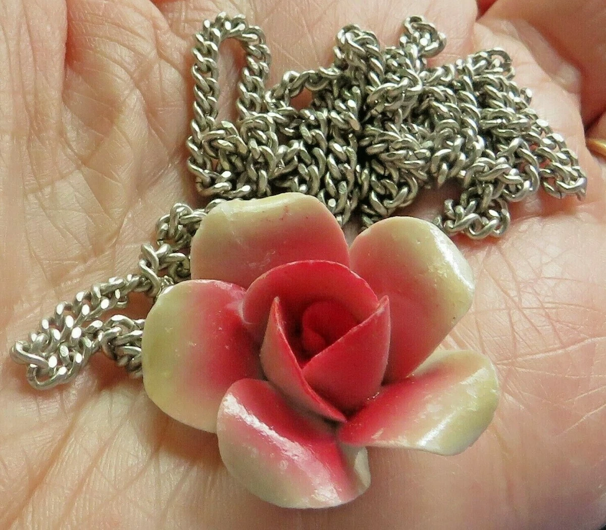 Small rose shop pendant