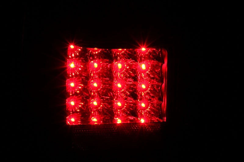 Rear Tail Light Set - Driver & Passenger Side For 2001-2002 Toyota 4Runner